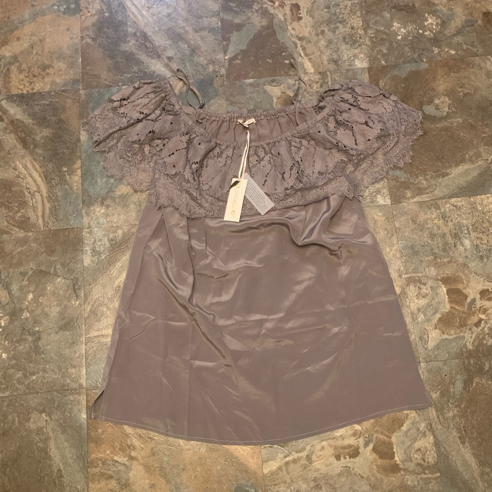 Gold hawk grey lace blouse, size L. NWT.